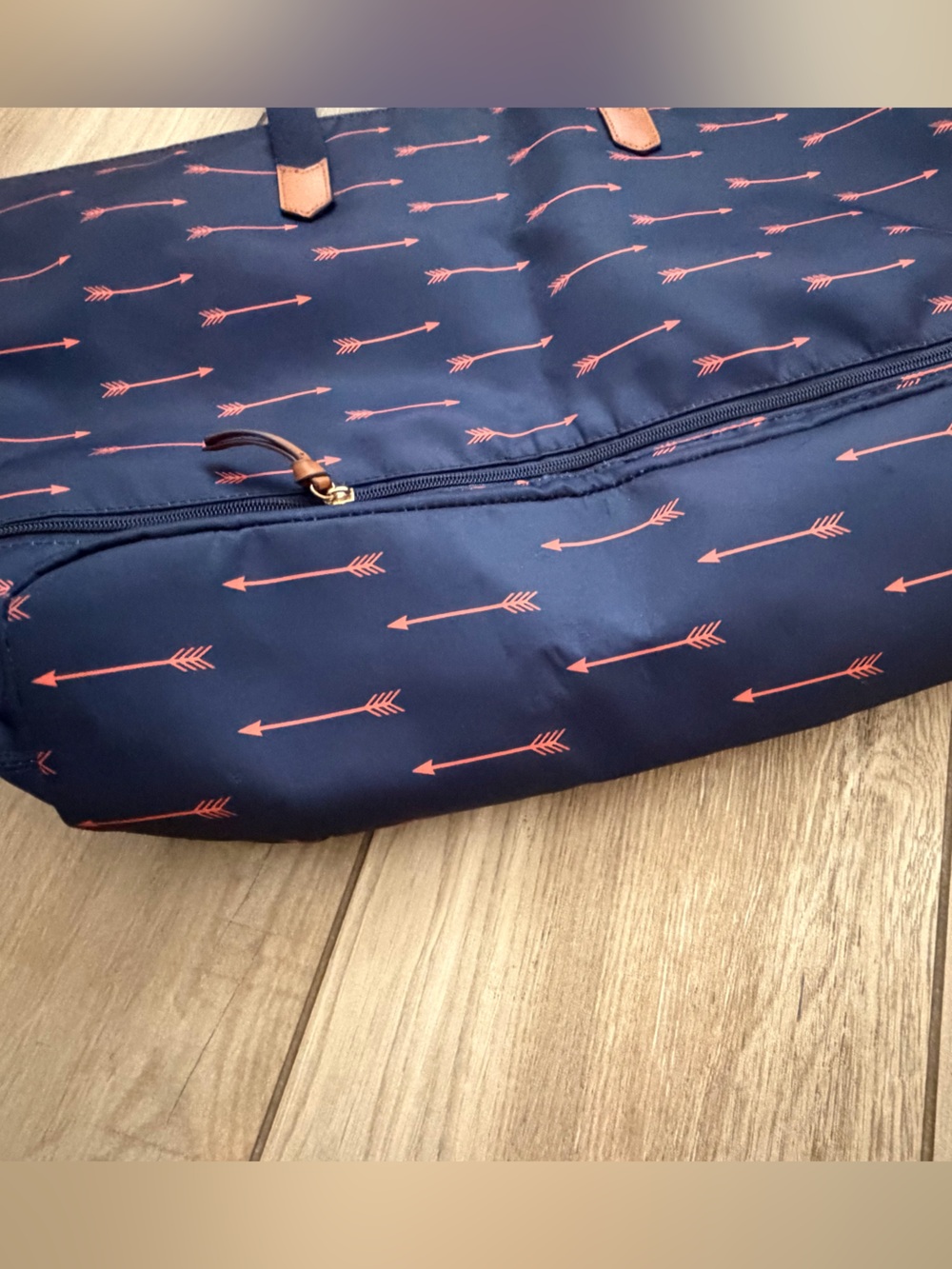 Stella & Dot Daytripper Expandable Tote + Complementing Hideaway Pouch - Picture 3 of 10
